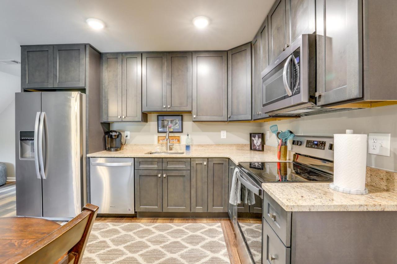 Cozy Near Historic Square!